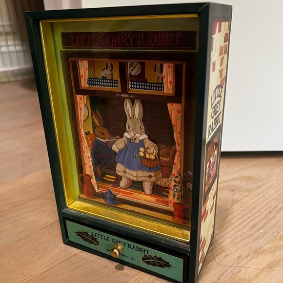 Little Grey Rabbit Music Box - Picture 3 of 6